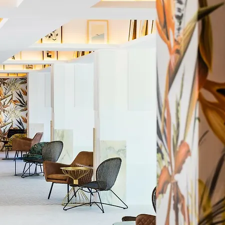 ホテル Zefir サニービーチ