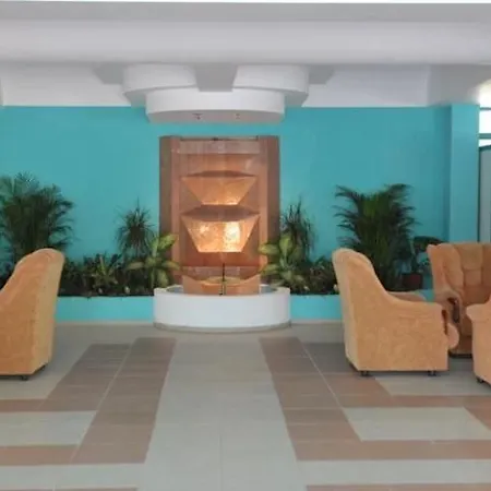 Zefir Hotell 3*