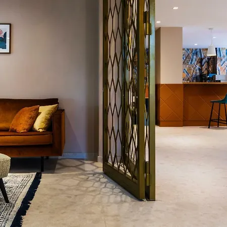 Zefir Hotell 3*