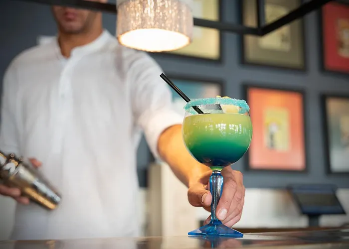 зефир Хотел 3*