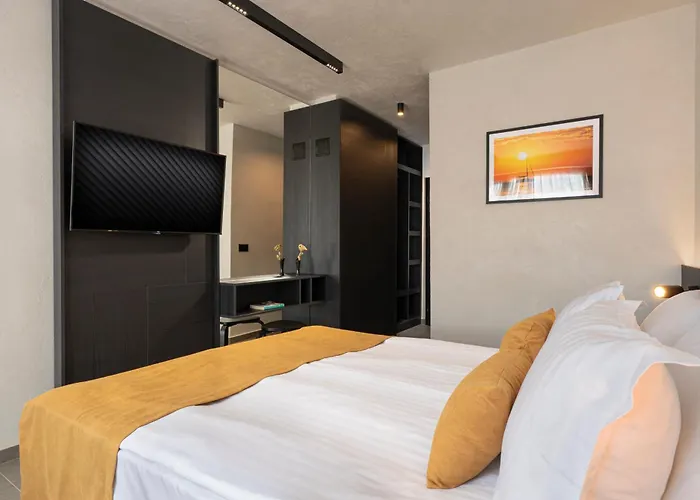 зефир Хотел