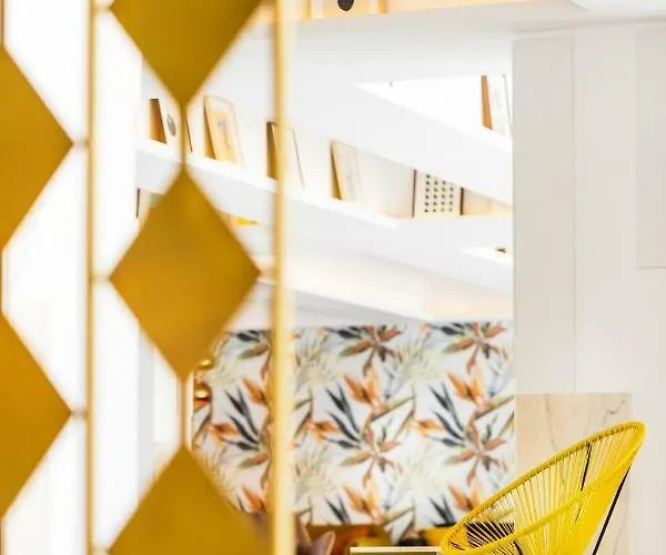 Хотел зефир 3*