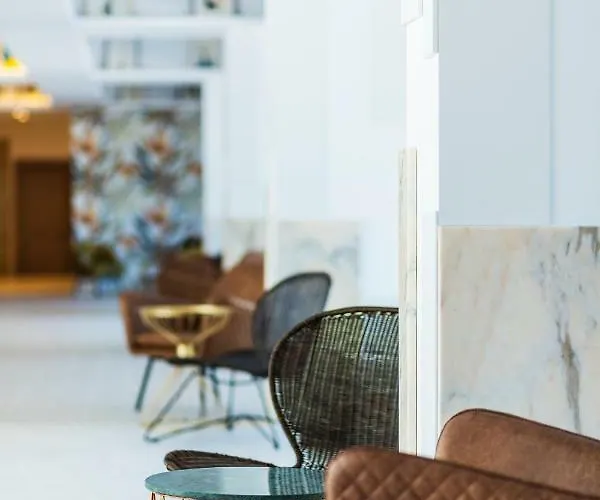 зефир Хотел 3*